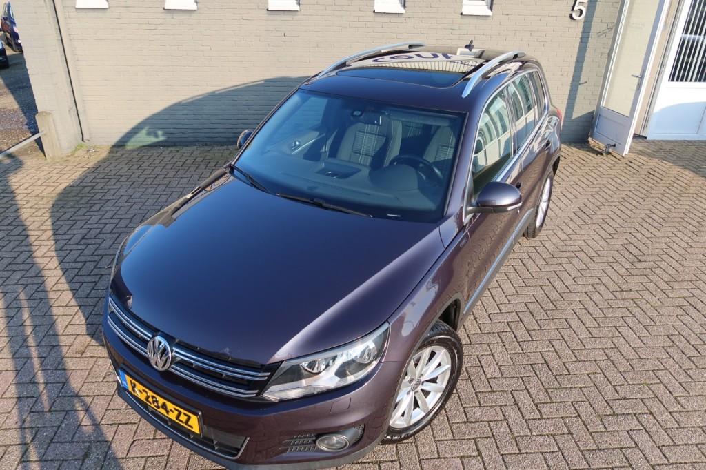 Volkswagen TIGUAN 1.4 TSI LOUNGE, PANO , NAVI , CAMERA, TREK, Automaat, 15 km/l, Euro 6, 4 cilinders