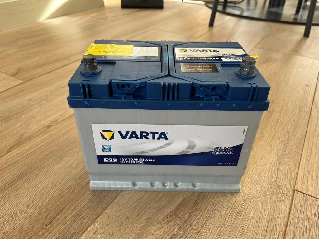 Nieuwe varta acccu  12V 70 Ah, Auto-onderdelen, Ophalen, Nieuw