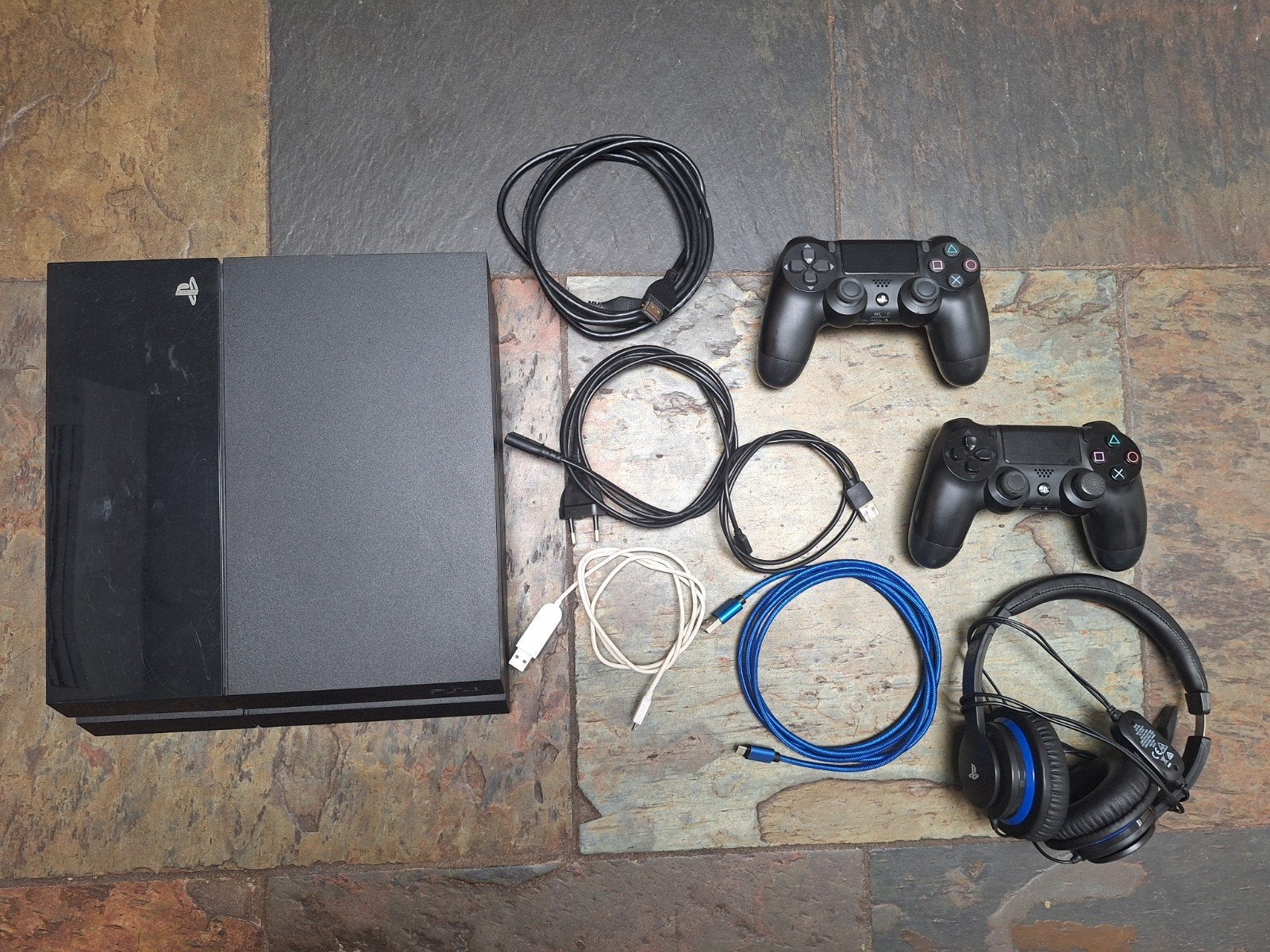 PlayStation 4, Spelcomputers en Games, Spelcomputers | Sony PlayStation 4, Ophalen of Verzenden, Gebruikt, Met 2 controllers, Original