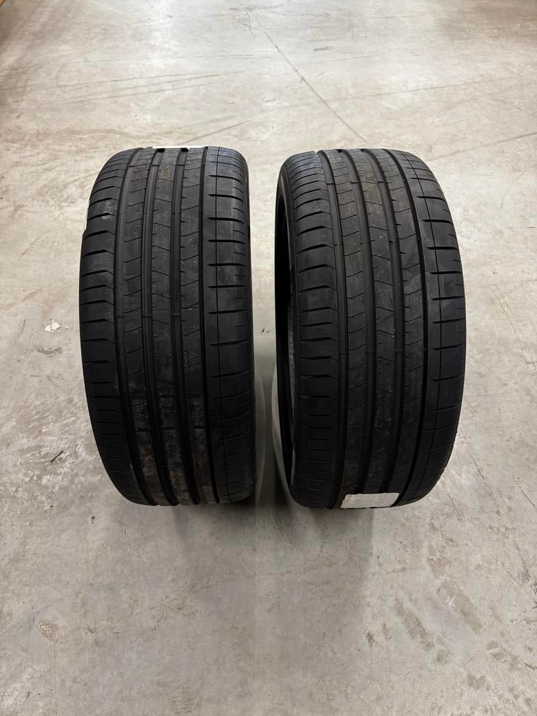 Gloednieuw Pirelli P Zero 4ML601303D Lamborghini Urus band, Ophalen, 285 mm, Nieuw, Overige maten