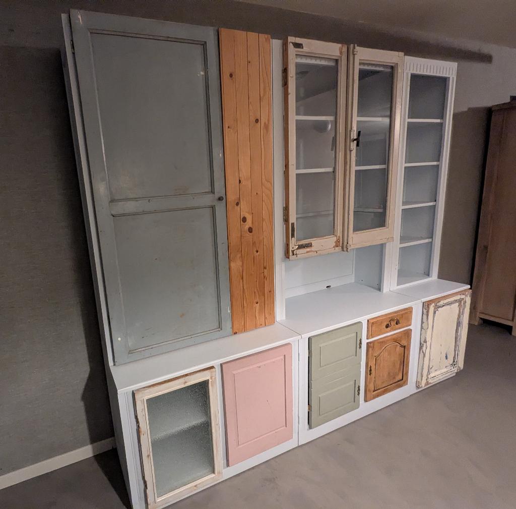Unieke kast van gerecycled materiaal, Huis en Inrichting, Ophalen, Gebruikt, Overige materialen, Met deur(en)