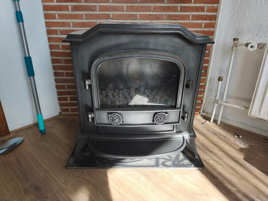 Nette gaskachel, kachel gashaard sfeervol en functioneel, Huis en Inrichting, Kachels, Gebruikt, Gas, Ophalen of Verzenden, Vrijstaand