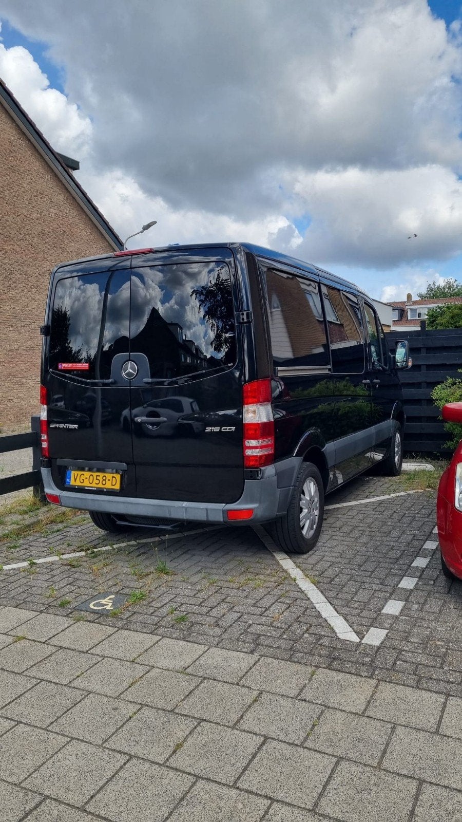 Rolstoelbus ook te besturen door mensen met beperking, Auto's, Automaat, Zwart, Diesel, Particulier