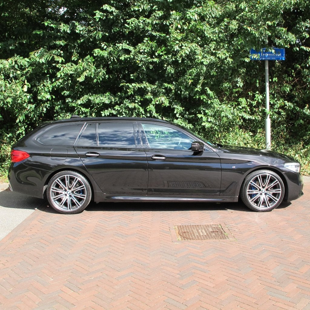 BMW 540i touring - Unieke NL auto - Rijk uitgerust., Auto's, Dealer onderhouden, 340 pk, Particulier, 1740 kg