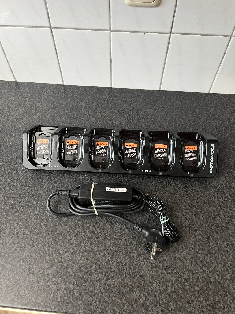Motorola multi 6 voudige lader voor portofoons walkie talkie, Telecommunicatie, Ophalen of Verzenden, Gebruikt, Minder dan 2 km