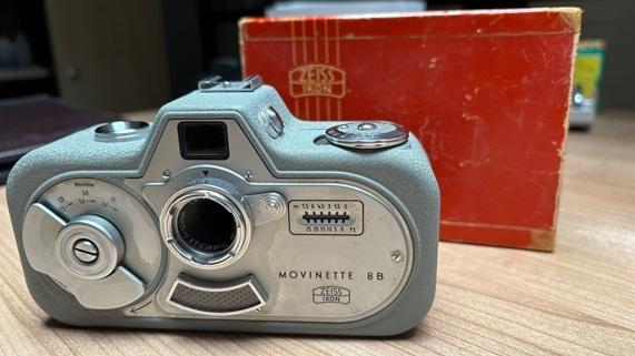 Movinette 8B filmcamera, Verzamelen, Fotografica en Filmapparatuur, Ophalen of Verzenden, 1940 tot 1960, Filmcamera