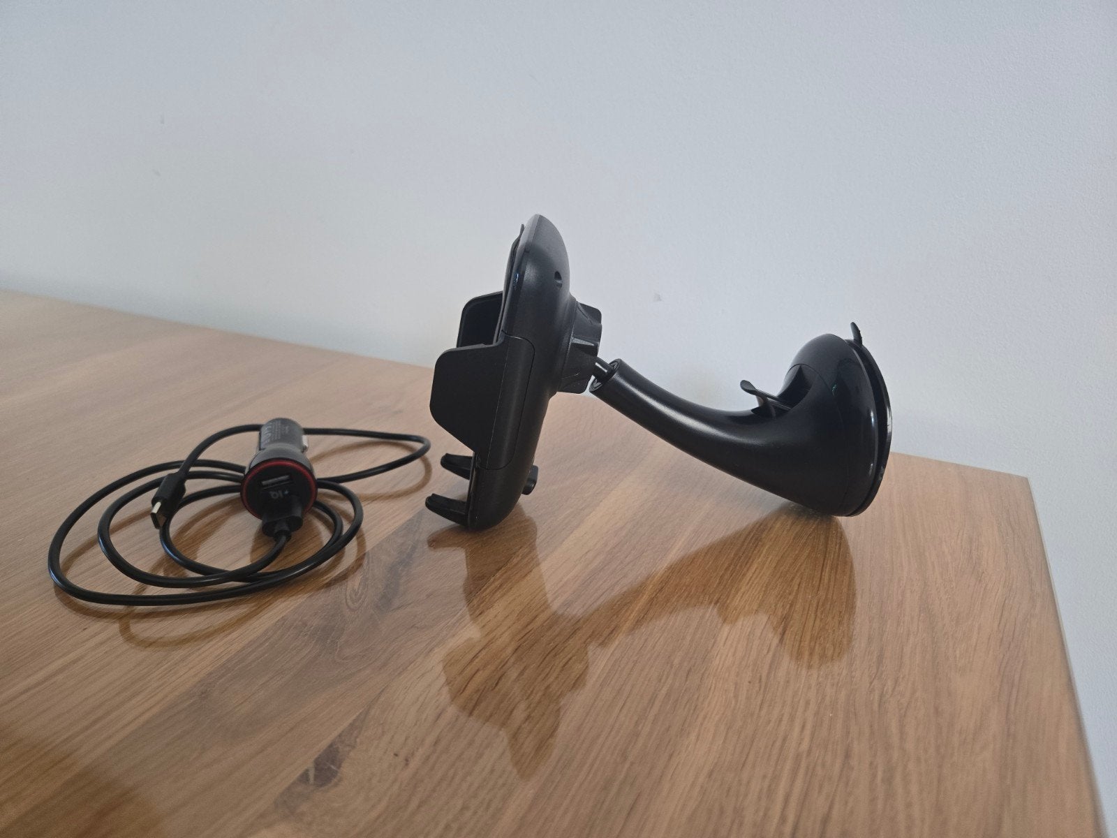 Trust draadloze autolader met telefoonhouder en USB-lader, Ophalen of Verzenden