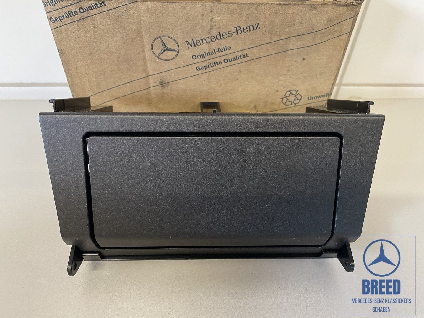 NOS asbak voor Mercedes-Benz W202 classic / esprit, Auto-onderdelen, Interieur en Bekleding, -, Nieuw, Ophalen of Verzenden, -