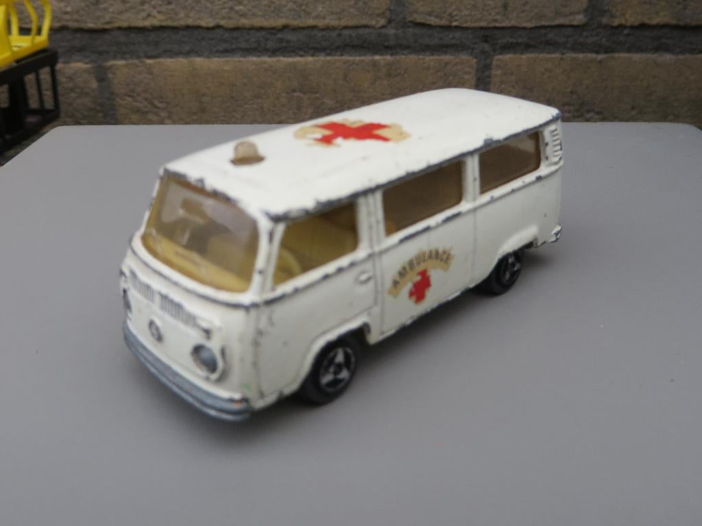 Majorette Volkswagen Tranporter T2 Ambulance, Ophalen of Verzenden, Gebruikt, Auto
