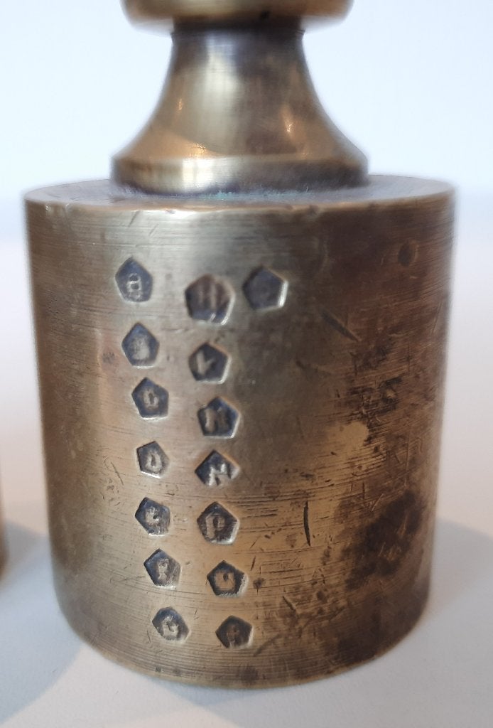 Antieke koperen gewichten set in houten kist, Ophalen of Verzenden, Koper