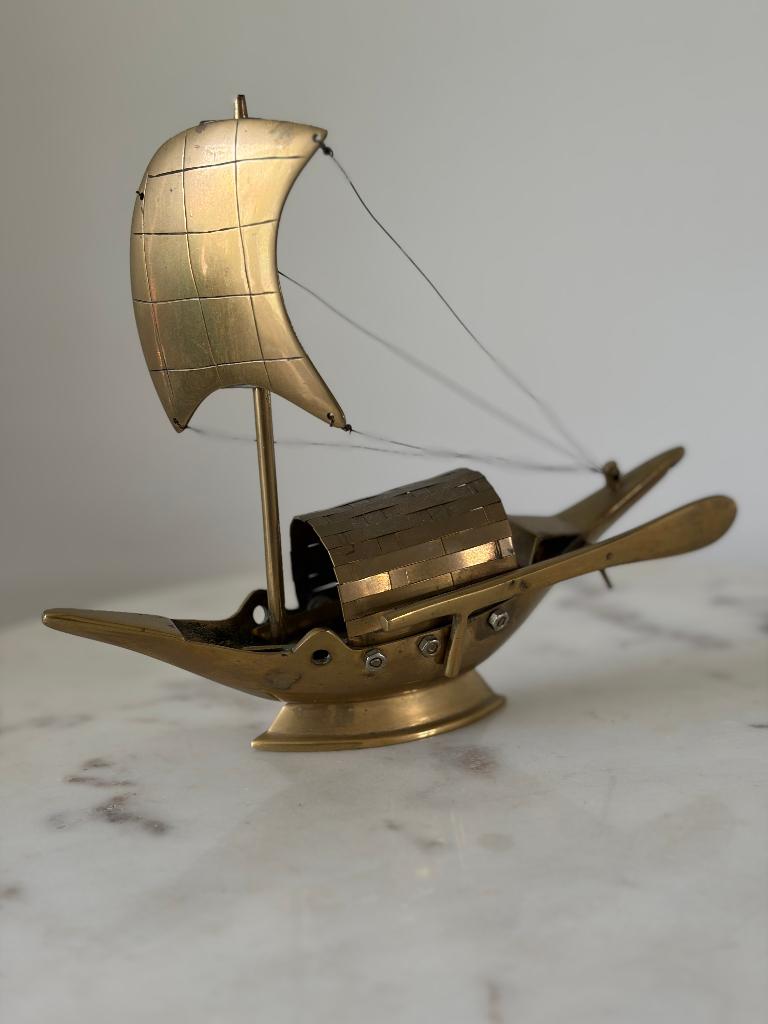Vintage messing zeilboot beeld, Verzamelen, Beelden en Beeldjes, Ophalen of Verzenden, Zo goed als nieuw, Dier