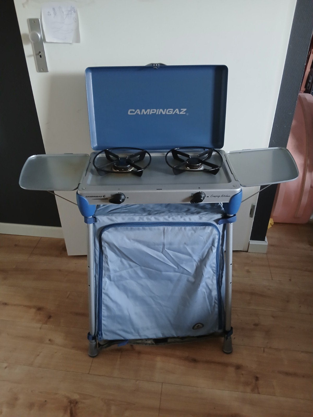 Campingaz keuken 2 pits met draagtas/kastje, Caravans en Kamperen, Kampeeraccessoires, Ophalen, Gebruikt