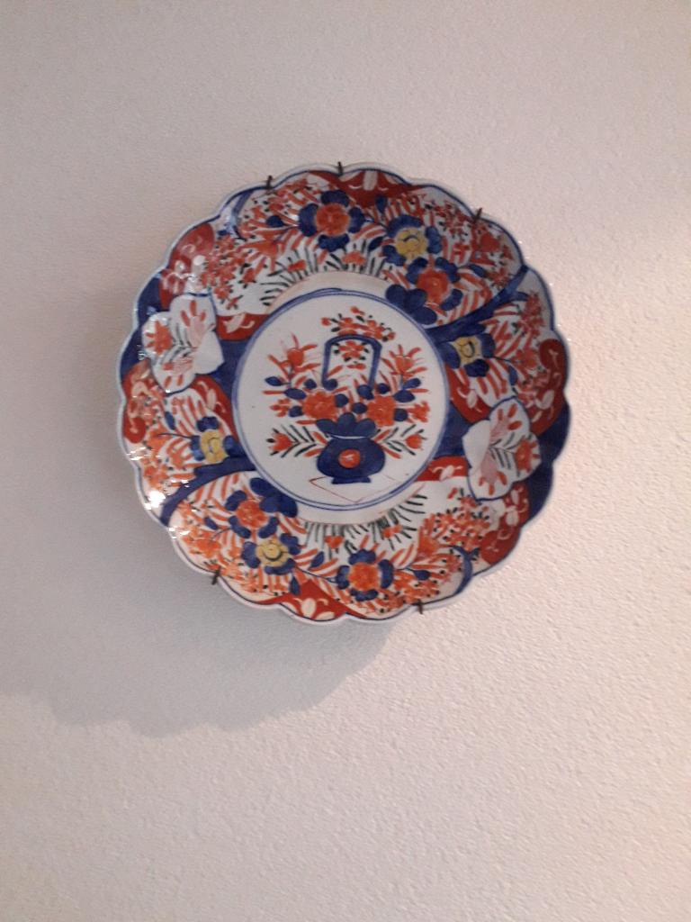GROTE ANTIEKE JAPANSE IMARI WANDSCHOTEL in PERFECTE STAAT, Antiek en Kunst, Ophalen of Verzenden