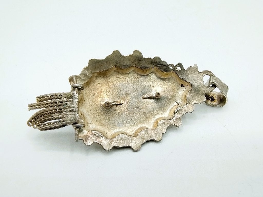 Zilveren (rouw) klederdracht hanger met git, Sieraden, Tassen en Uiterlijk, Antieke sieraden, Verzenden, Zilver, Hanger