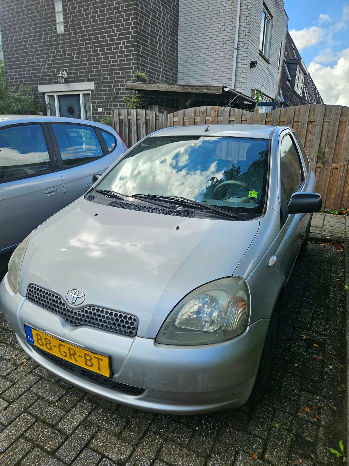 Toyota Yaris 1.3 (2001) APK 08/2027, Voorwielaandrijving, 4 cilinders, 400 kg, Handgeschakeld