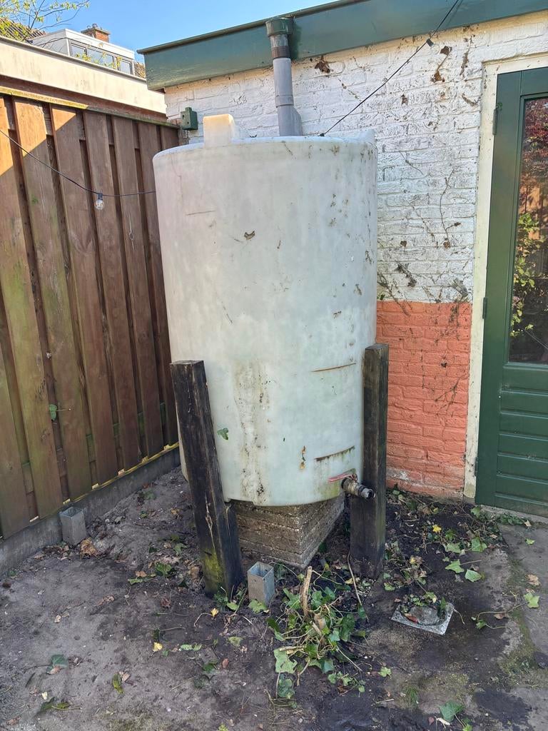 850 liter, Grote Regenton / Waterreservoir - Gebruikt, Ophalen, Kunststof, Gebruikt, Met kraantje