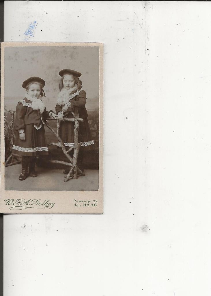 CdV Twee zusjes in matrozenpakjes 1906 Delboy, Ophalen of Verzenden, Voor 1920, Ongelopen, Zuid-Holland