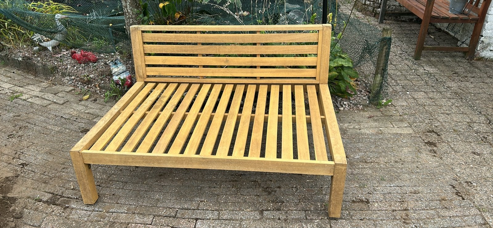 Twee houten loungebanken 120x85 cm, eventueel met kussens, Ophalen of Verzenden, Gebruikt, Hout