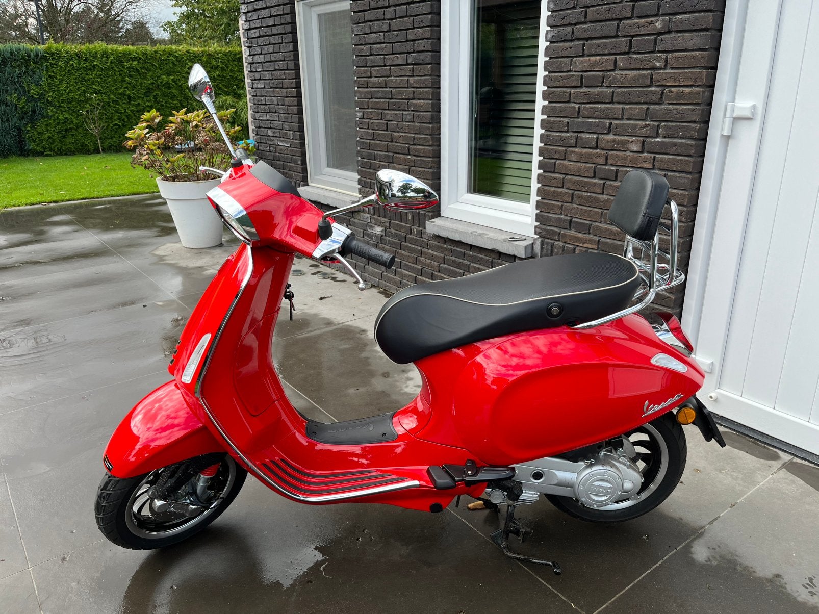 Vespa scooter, 2024 sept. 300 km gereden., Ophalen of Verzenden, Zo goed als nieuw, Benzine