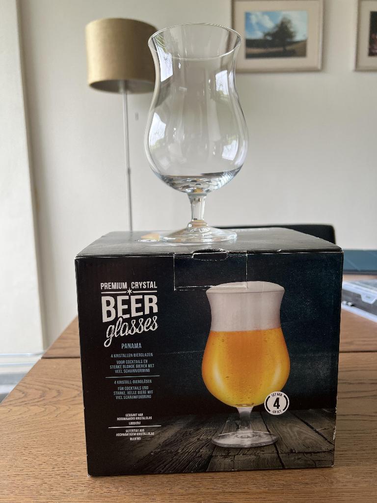 Set kristalen bierglazen x4, Ophalen of Verzenden, Zo goed als nieuw, Bierglas
