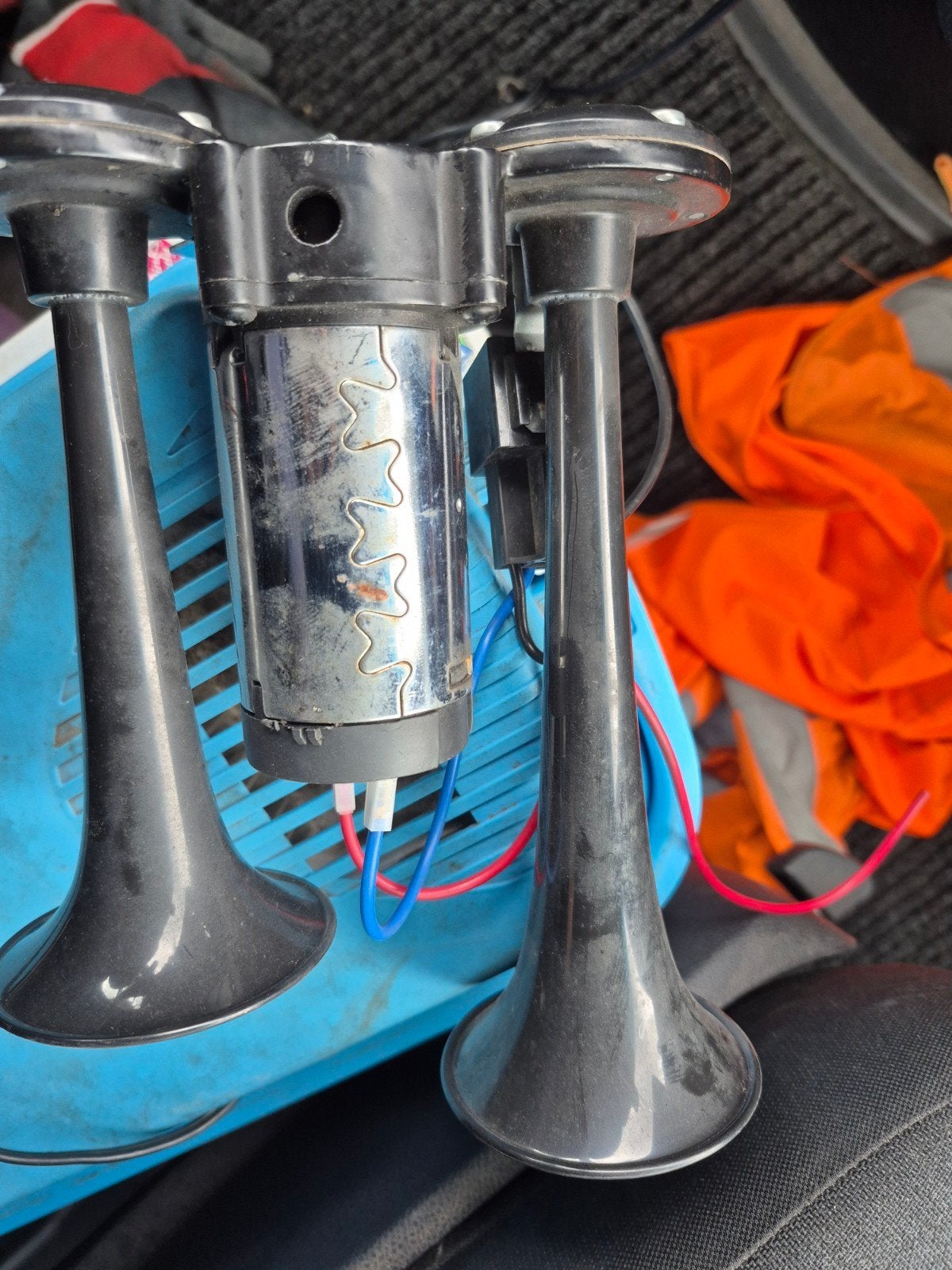 Luchthoorns met compressor - Krachtig geluid voor uw auto, Auto-onderdelen, Ophalen of Verzenden, Gebruikt, Universele onderdelen