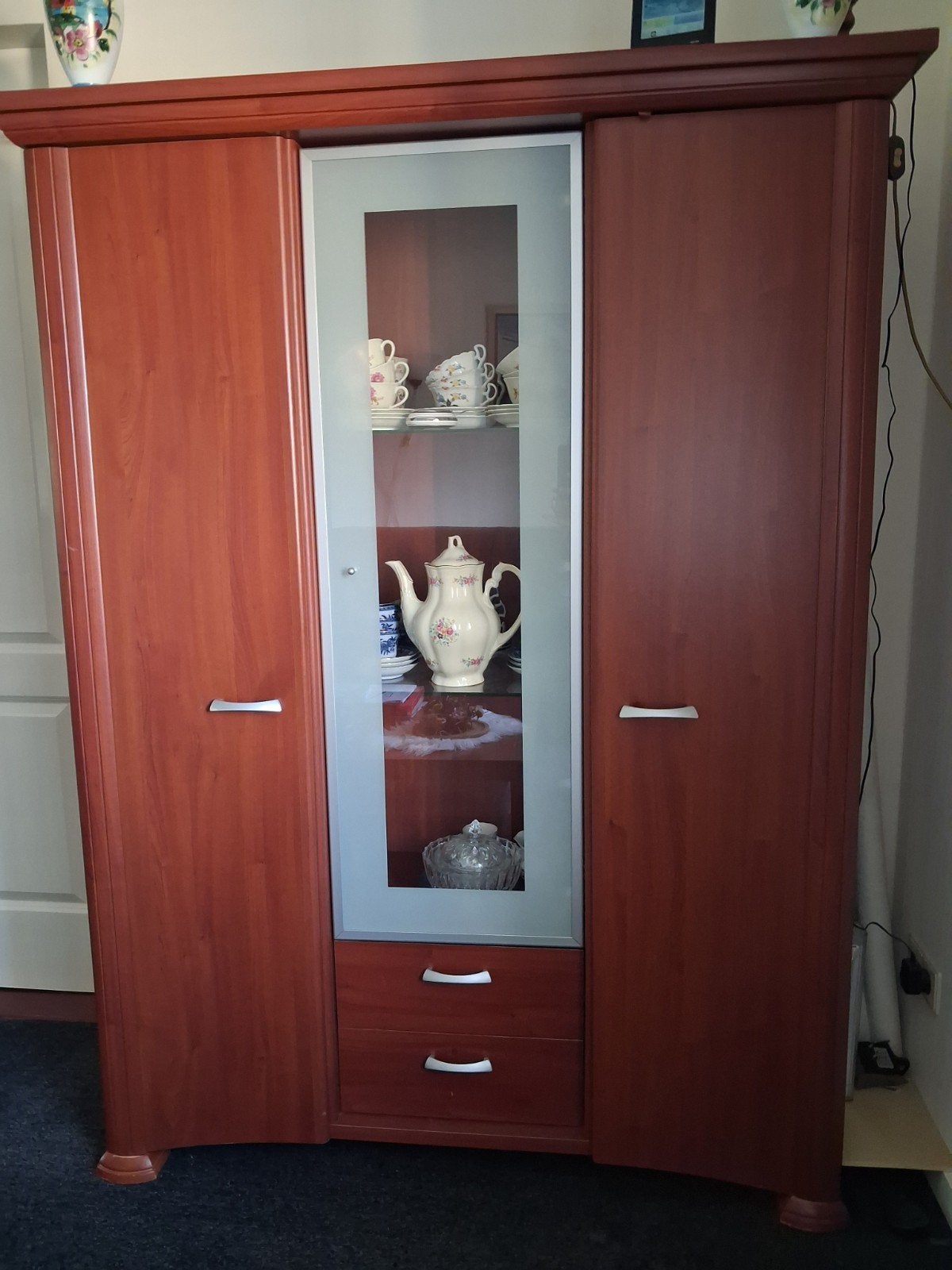 Kast, Ophalen, Gebruikt, 150 tot 200 cm, 25 tot 50 cm