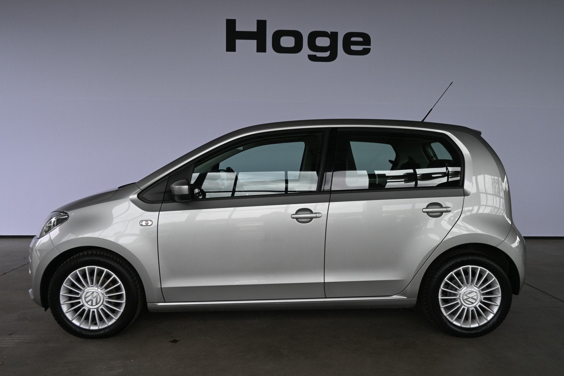 Volkswagen up! 1.0 High Up! BlueMotion Airco Licht metaal El, Auto's, Euro 5, Gebruikt, Origineel Nederlands, Handgeschakeld