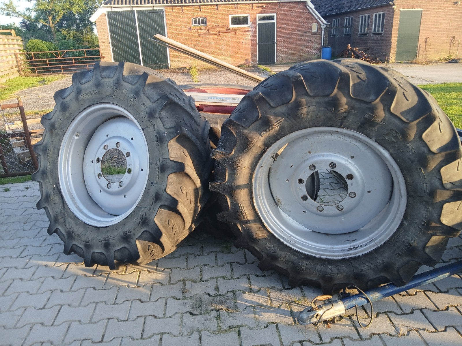 Deutz DX 4x4 voorwielen velgen banden, Auto-onderdelen, Ophalen