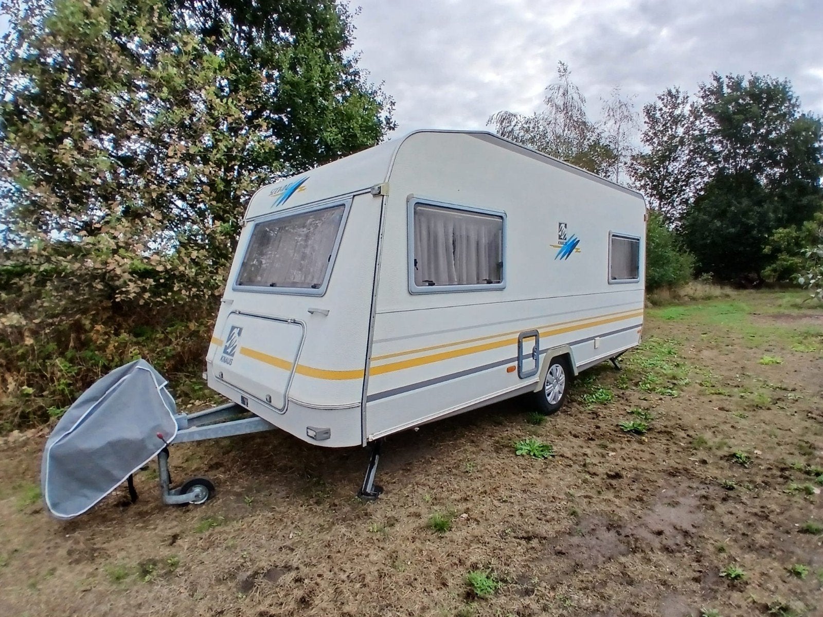 Complete Knaus caravan met inboedel en voortent en luifel, Caravans en Kamperen, Treinzit, 750 - 1000 kg, Knaus, Tot en met 4