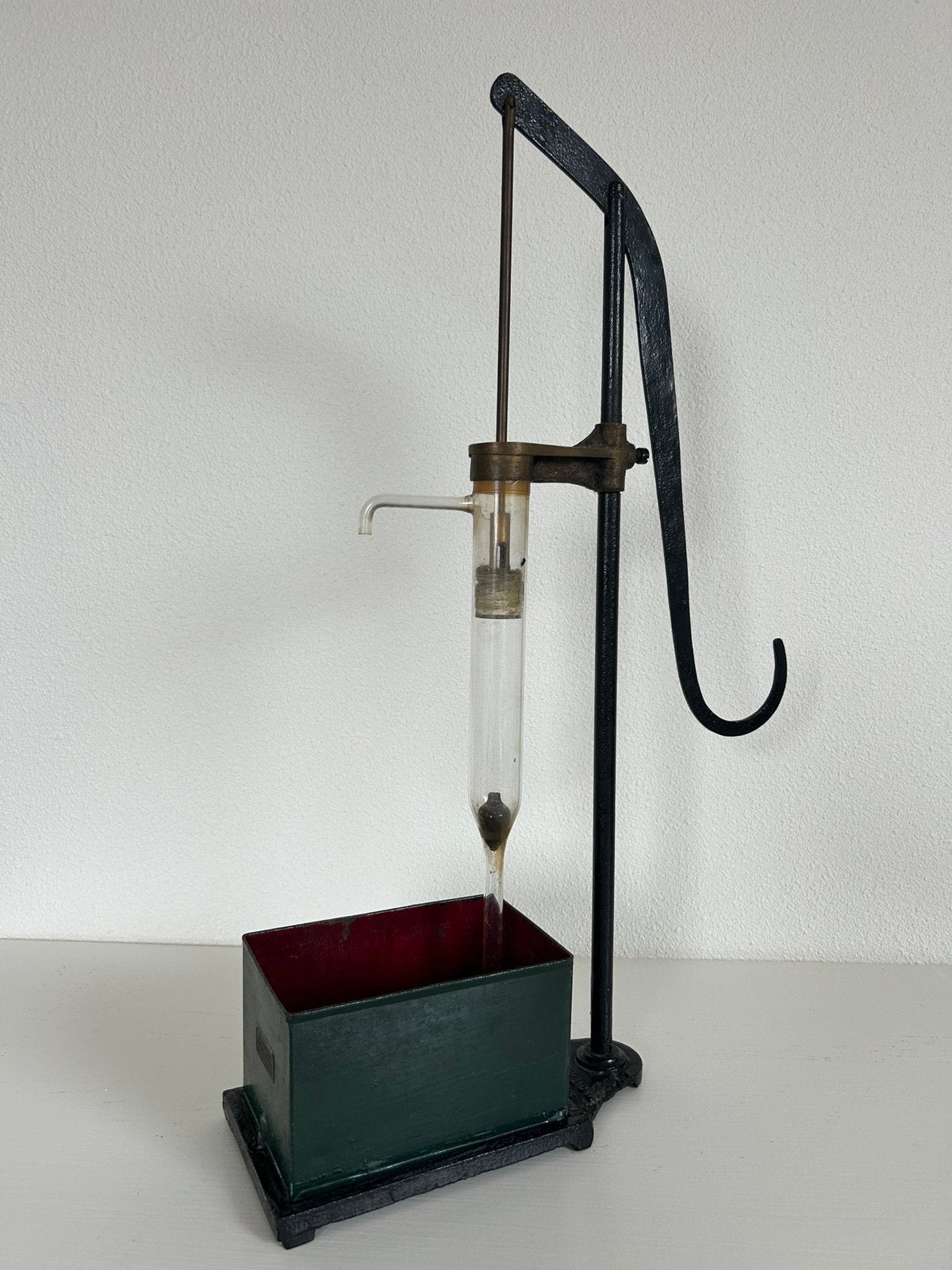 Antieke zuigpomp Sandwijk, Ophalen