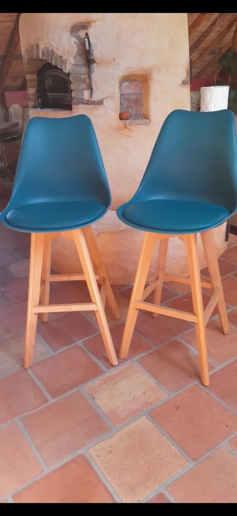 Set stevige barkrukken, 2 krukken, Ophalen, Zo goed als nieuw, 60 tot 90 cm