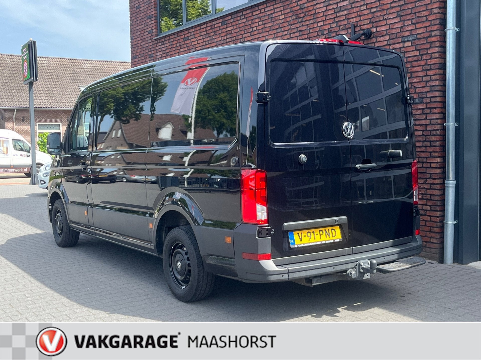 Volkswagen CRAFTER 35 2.0 TDI L3H2 4Motion 3000Kg Trek Autom, Automaat, 12 maanden, Stof, Euro 6