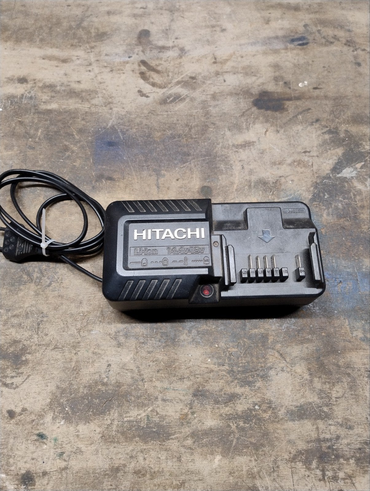 Accu lader Hitachi, Ophalen of Verzenden