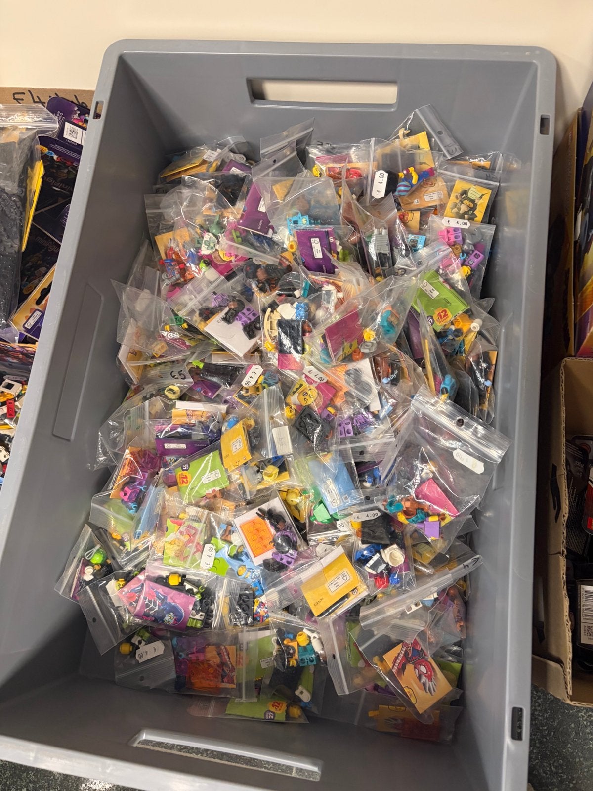 Lego lot collectable minifiguren cmf 1000 stuks, Ophalen, Zo goed als nieuw