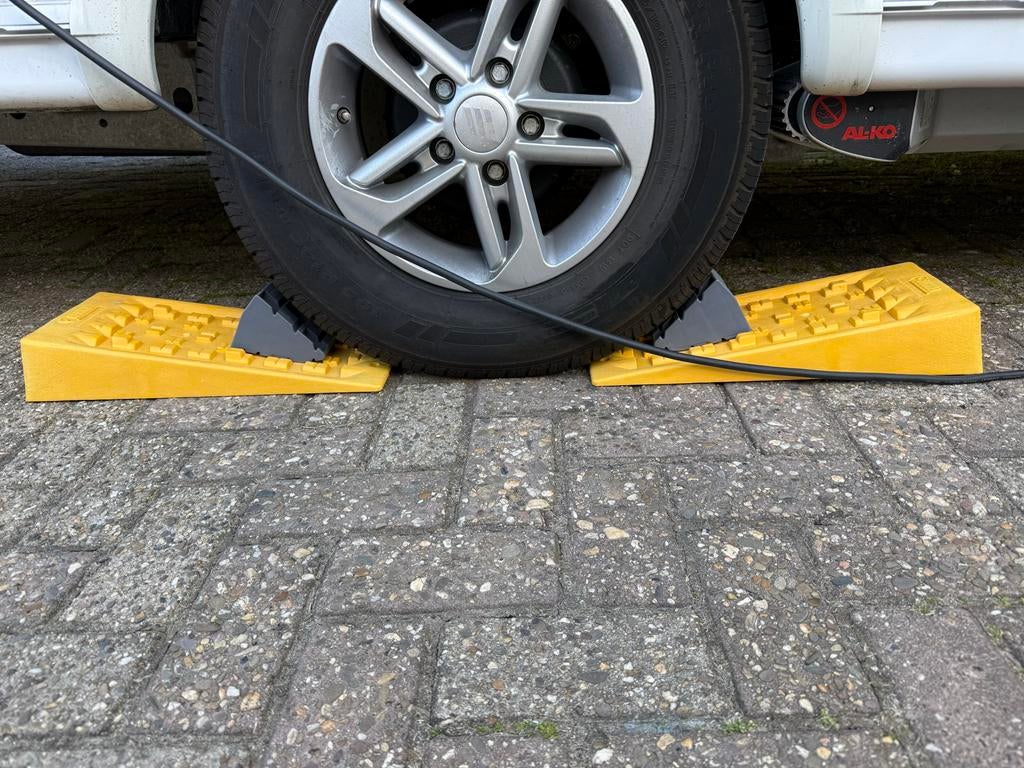 Fiamma Skeggen 2x voor caravan waterpas te zetten, Caravans en Kamperen, Ophalen of Verzenden, Gebruikt