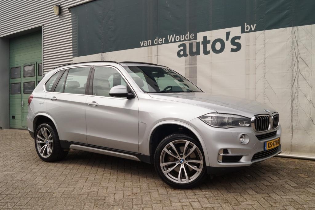 BMW X5 xDrive40e High Executive -LEER-PANO-NAVI-CAM-, Auto's, BMW, Gebruikt, 4 cilinders, Bedrijf, 147 €/maand