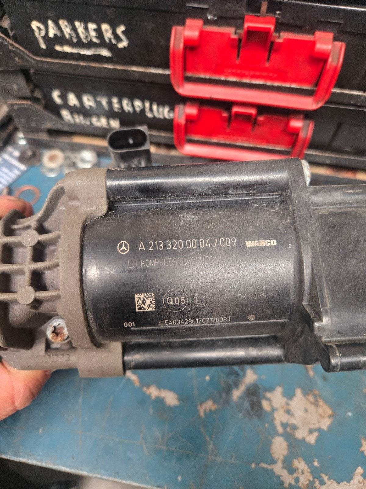 Compressor luchtvering Mercedes A 213 320 00 04 / 009 WABCO, Ophalen of Verzenden, Gebruikt, Mercedes-Benz