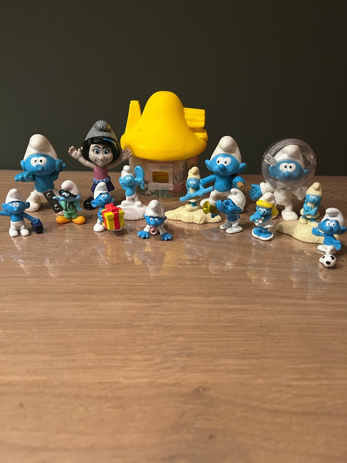 Leuke set smurfen en huisje, Ophalen of Verzenden, Zo goed als nieuw, Verschillende Smurfen