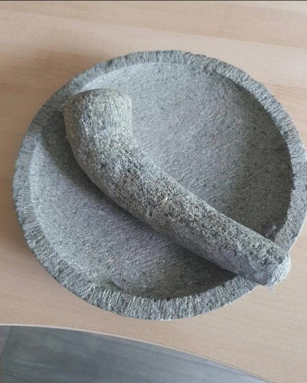 Nieuwe vijzel en stamper van steen 23cm doorsnede, Ophalen, Overige typen, Nieuw, Steen/keramiek