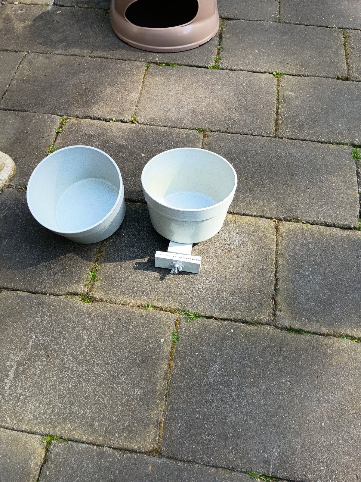 Drink of voerbak voor in de bench, Ophalen