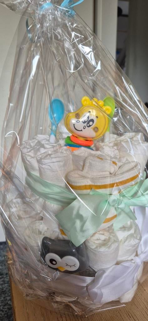 Luiertaart met rammelaar, sokjes, spuugdoekje en meer, Ophalen of Verzenden