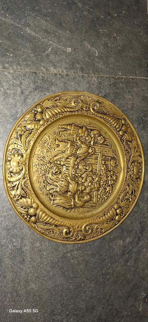 Antieke decoratieve koperen wandplaat met reliëf, Ophalen