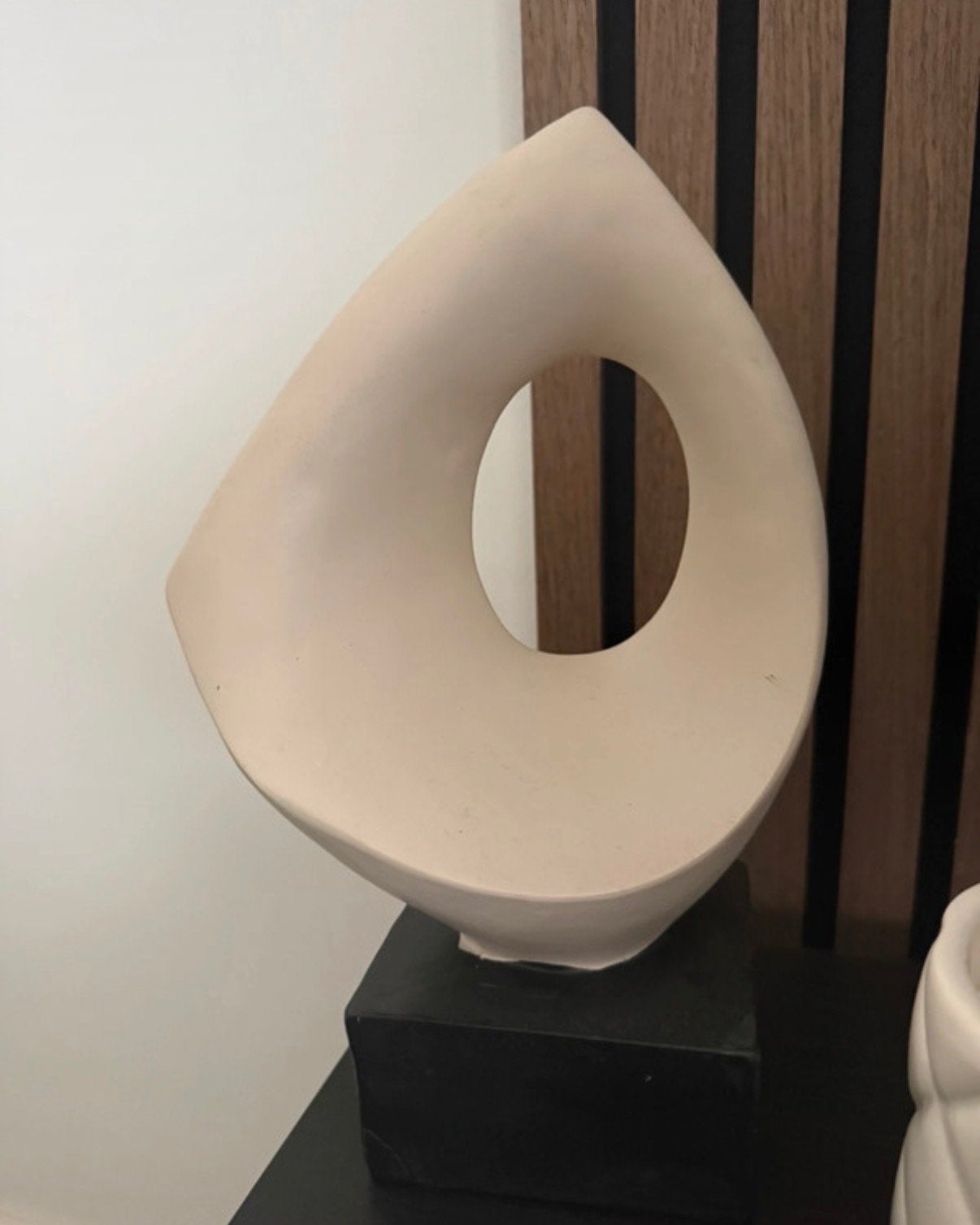 Abstracte sculptuur, beige, modern design, Ophalen of Verzenden, 20 - 50 cm, Beeld, Abstract