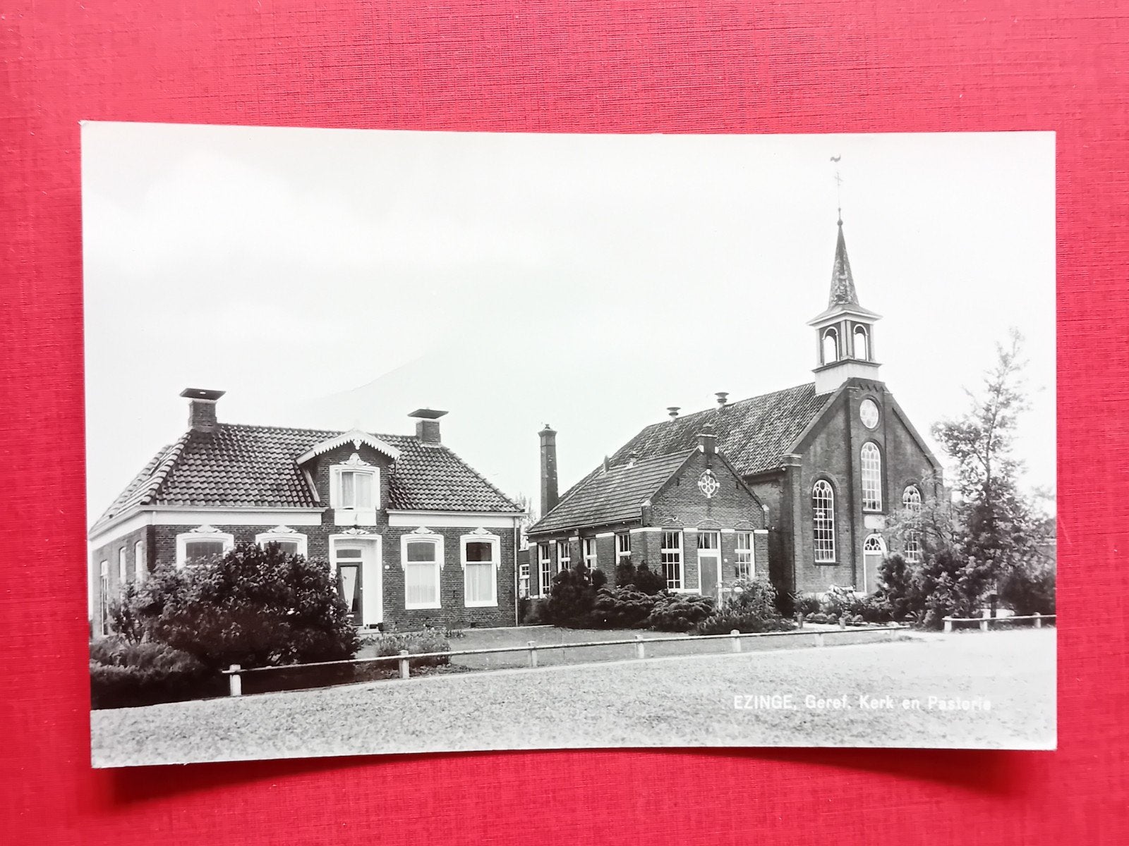 Oude Ansichtkaart Ezinge: Geref. Kerk en Pastorie, Verzamelen, Ansichtkaarten | Nederland, Ophalen of Verzenden
