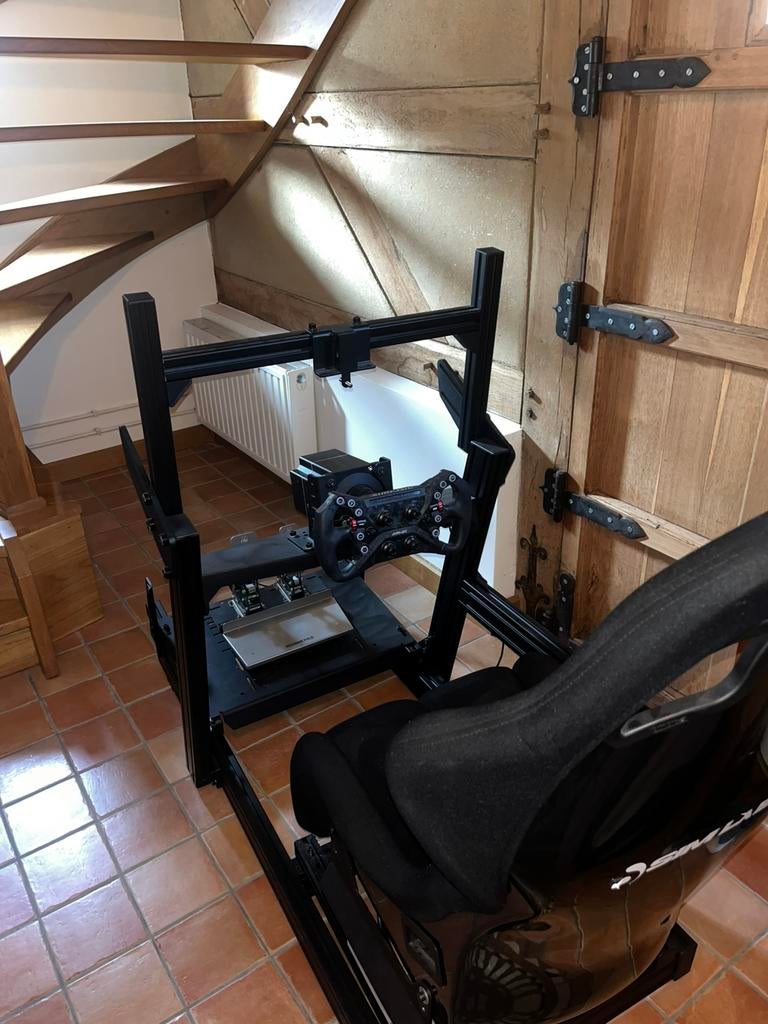 Sim race setup - Simucube, Heusinkveld, Sim lab, Ophalen, 1 speler, Racen en Vliegen, Zo goed als nieuw