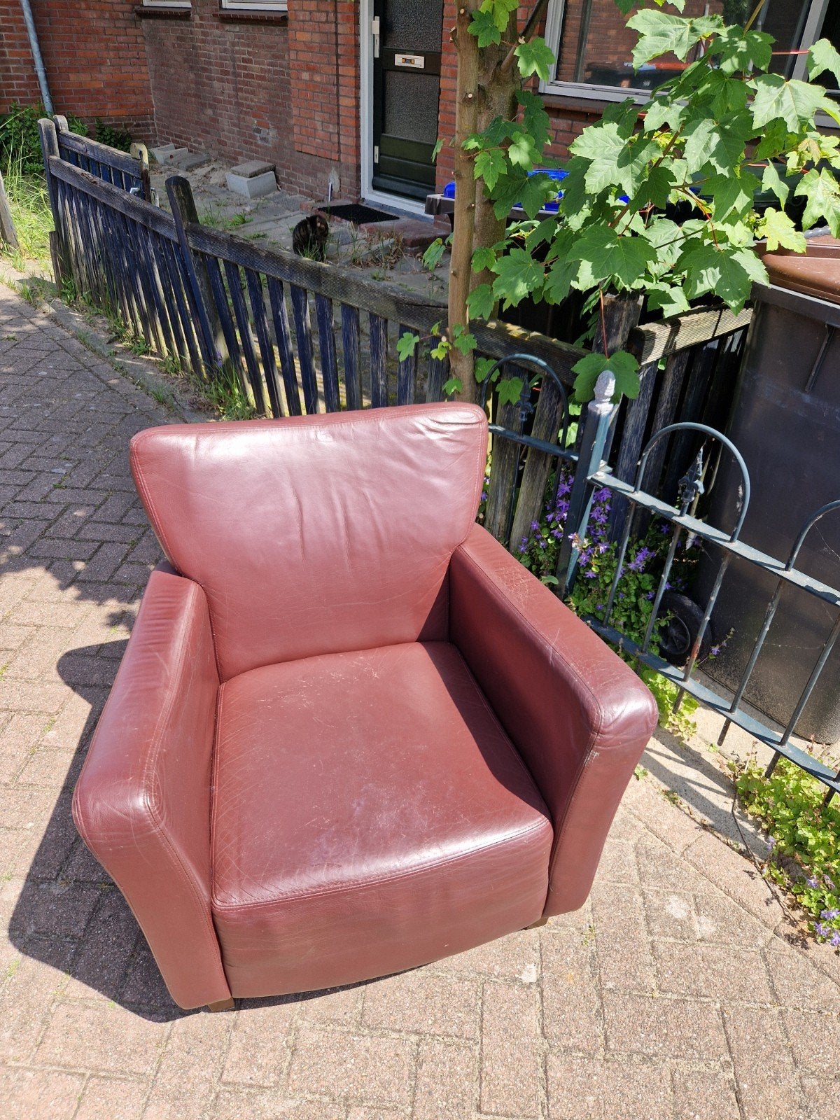 GRATIS Bordeaux Leren Fauteuil - Comfortabel en Stijlvol, Huis en Inrichting, Fauteuils, Ophalen, Modern, Comfortabel, Gebruikt