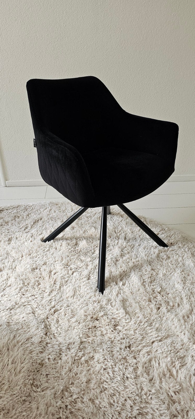 2x Bronx71 velvet zwart eetkamerstoelen draaibaar, Ophalen, Zo goed als nieuw, Stof, 50 tot 75 cm