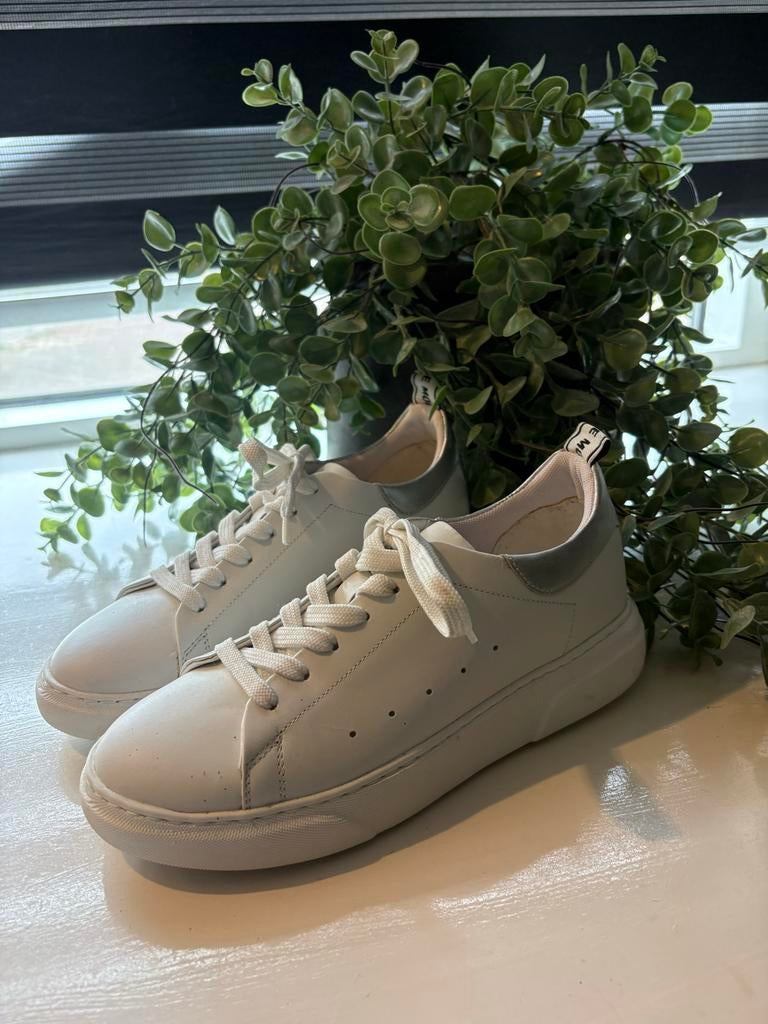 Cafe Moda Witte sneakers met zilveren accenten maat 37, Kleding | Dames, Schoenen, Verzenden, Zo goed als nieuw, Wit, Sneakers of Gympen