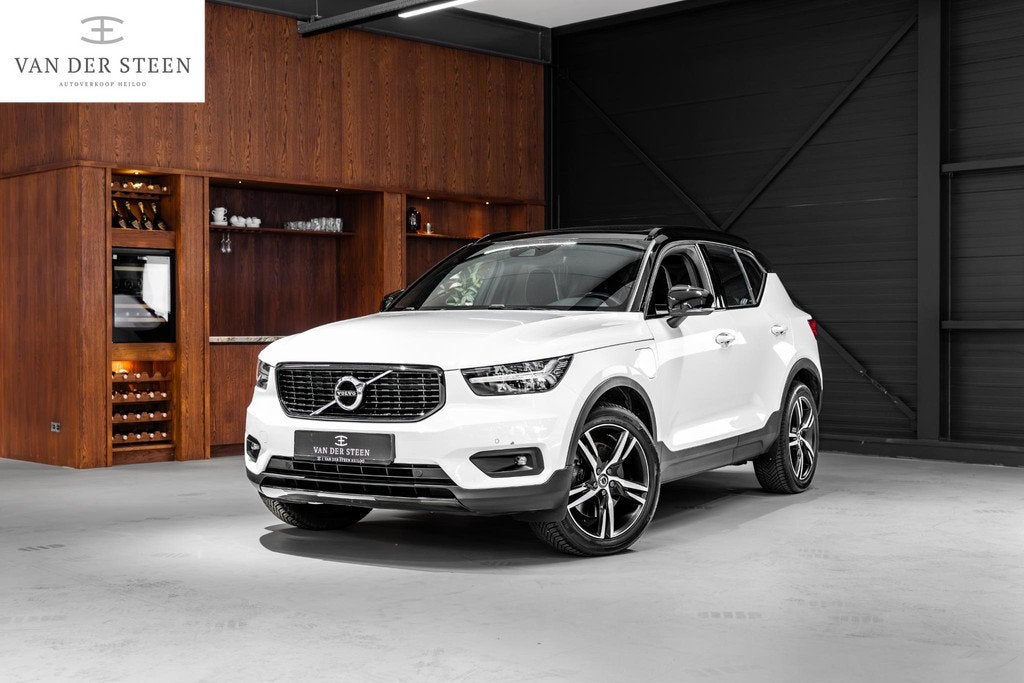 Volvo XC40 1.5 T4 Recharge R-Design Expression Pano | Stuur-, Auto's, Volvo, Stof, Euro 6, 1712 kg, Automatische klimaatregeling