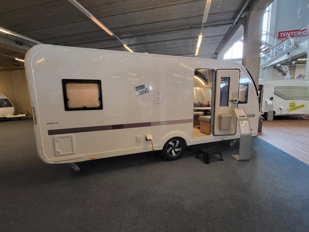 Adria Adora 522 UP nieuwste uitvoering, Caravans en Kamperen, Caravans, Rondzit, Bedrijf, 1250 - 1500 kg, Tot en met 4